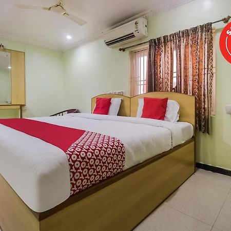 Oyo 70841 Hotel Anjali Residency Velur Extérieur photo