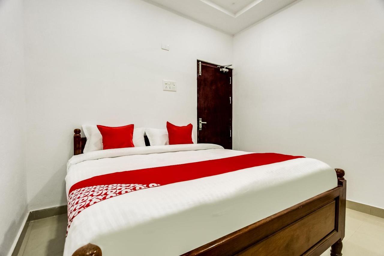 Oyo 70841 Hotel Anjali Residency Velur Extérieur photo