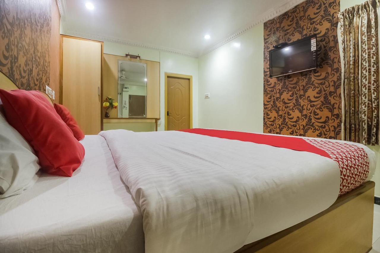 Oyo 70841 Hotel Anjali Residency Velur Extérieur photo