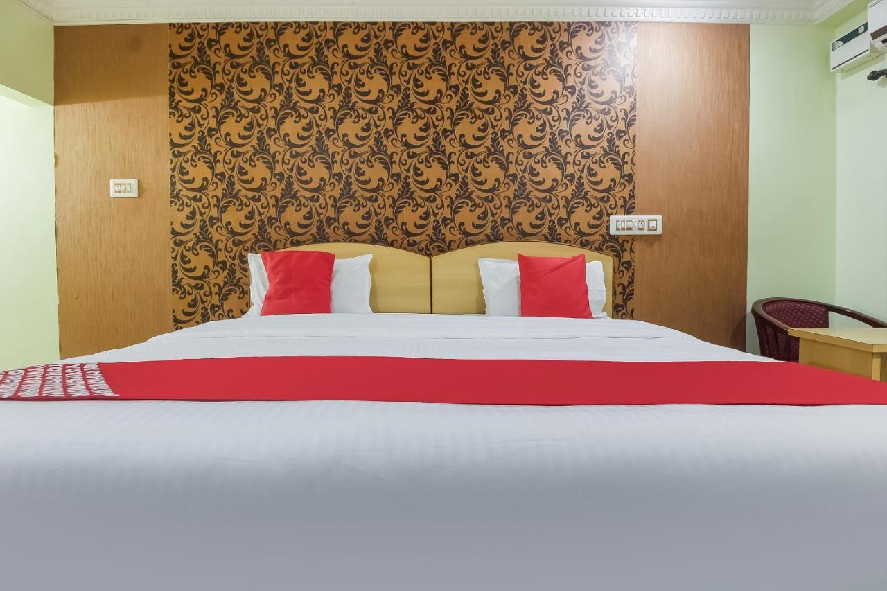 Oyo 70841 Hotel Anjali Residency Velur Extérieur photo