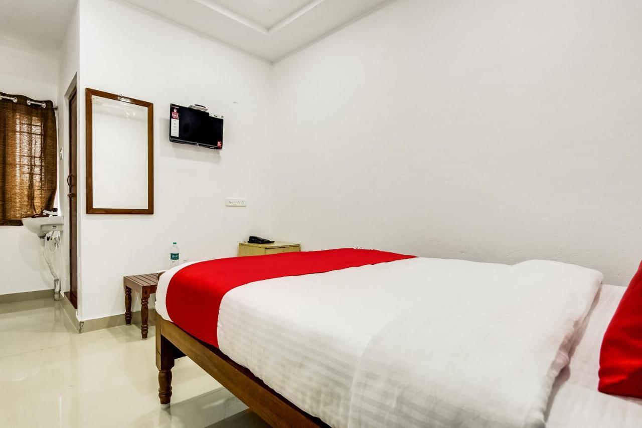 Oyo 70841 Hotel Anjali Residency Velur Extérieur photo