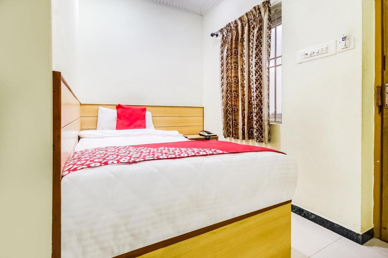 Oyo 70841 Hotel Anjali Residency Velur Extérieur photo